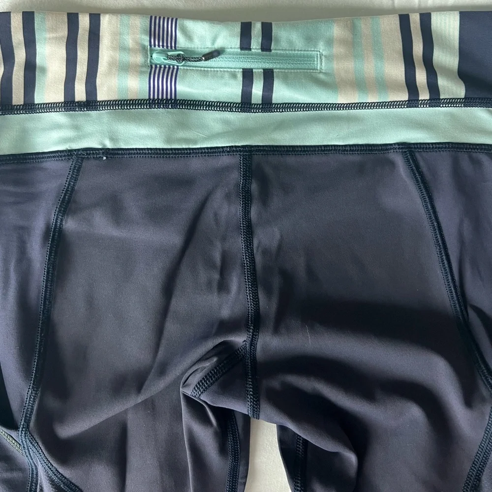 Lululemon Run A Marathon Crop IICadet Blue / Groovy Stripe  / Aquamarine